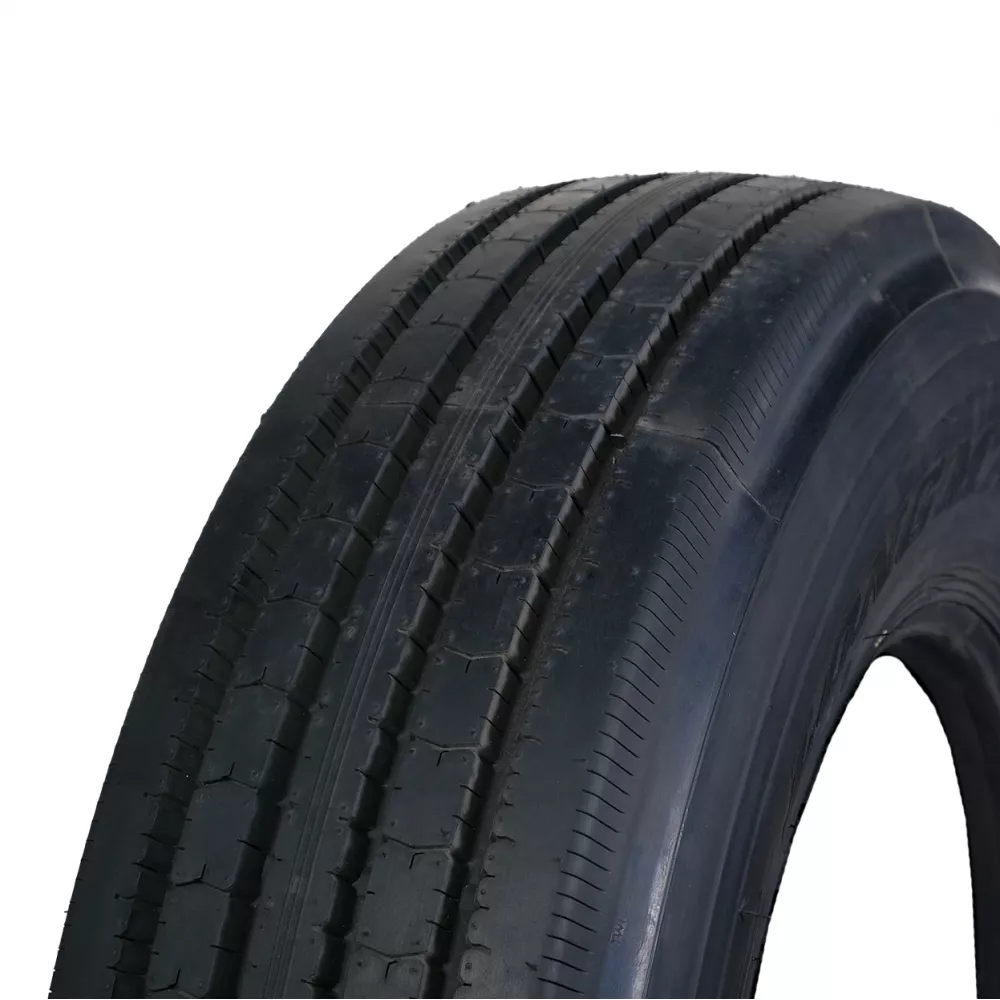 Грузовая шина 295/80 R22,5 Long March LM-216 18PR в Добрянке